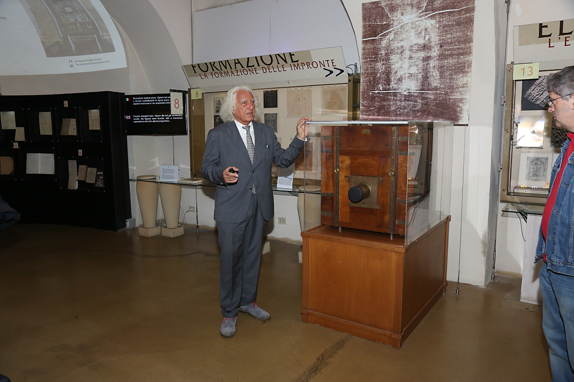 Restauri Santo Sudario - Museo della Sindone_038.jpg